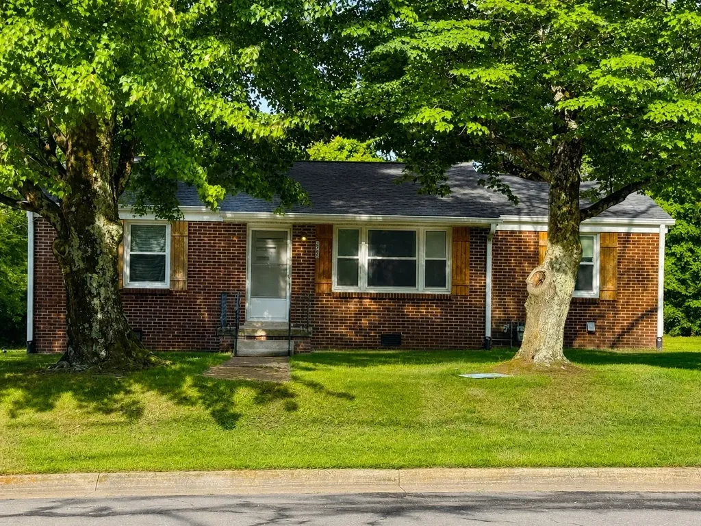 2708 Highway 41, S Greenbrier TN 37073