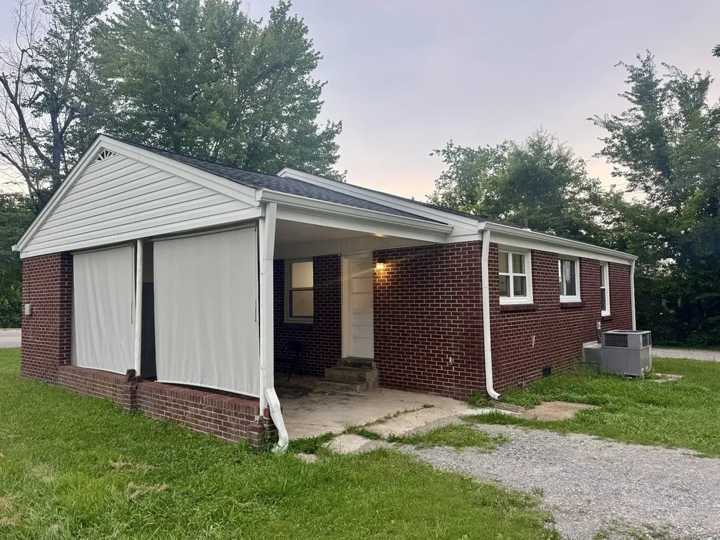 2708 Highway 41, S Greenbrier TN 37073