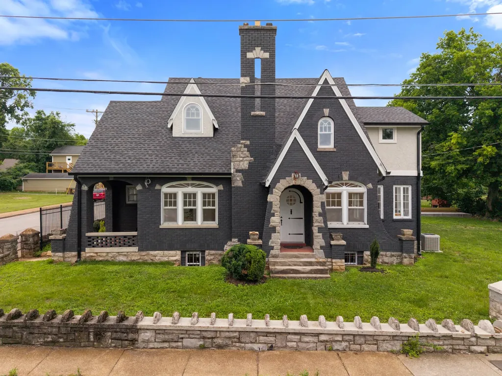 1021 31st Ave, N Nashville TN 37209