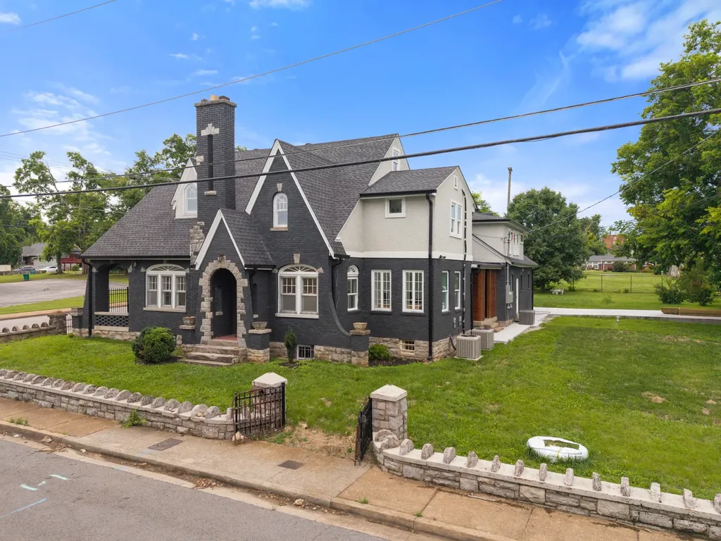 1021 31st Ave, N Nashville TN 37209