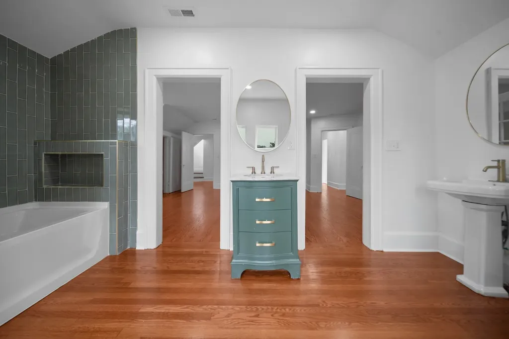 1021 31st Ave, N Nashville TN 37209