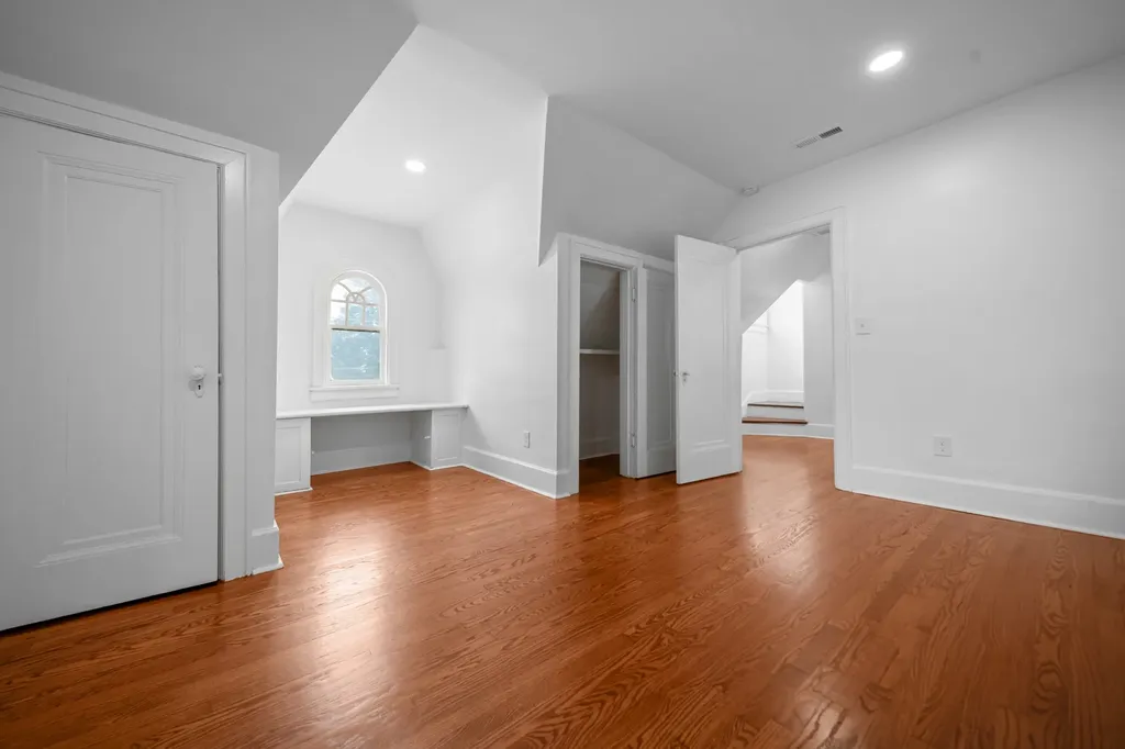 1021 31st Ave, N Nashville TN 37209