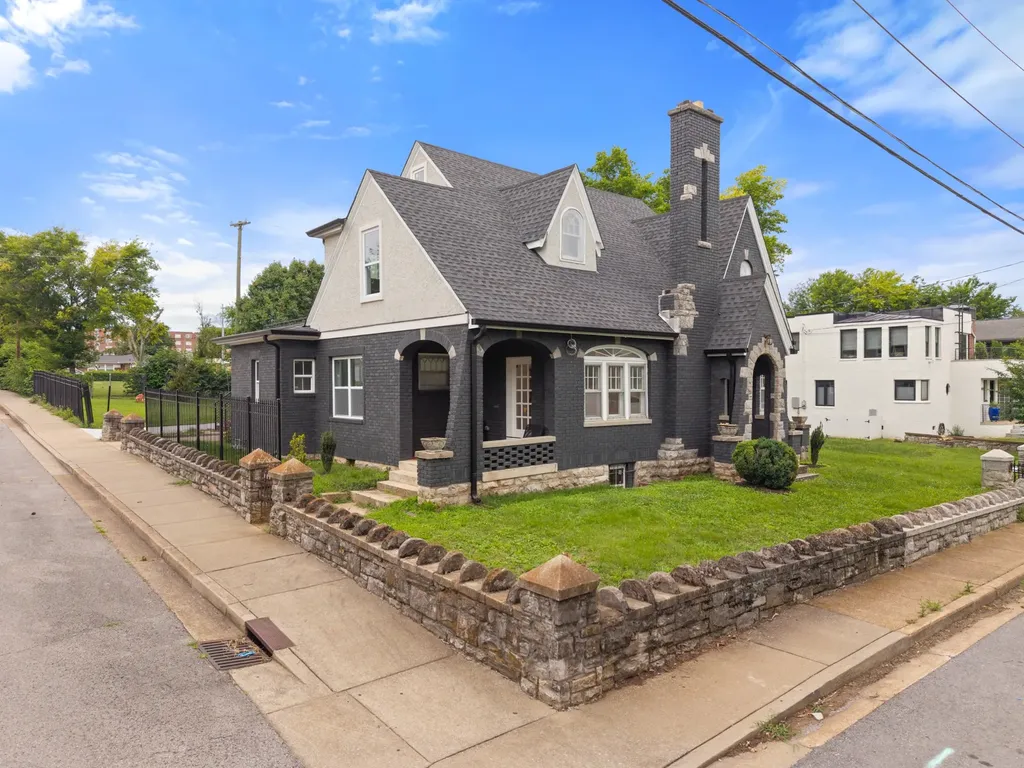 1021 31st Ave, N Nashville TN 37209
