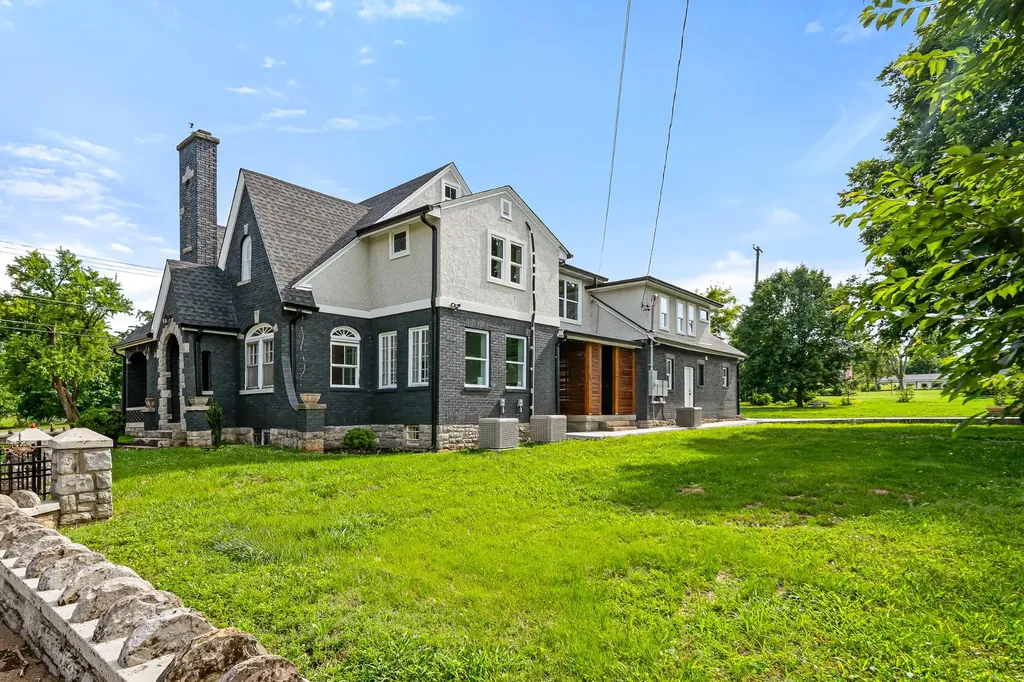 1021 31st Ave, N Nashville TN 37209