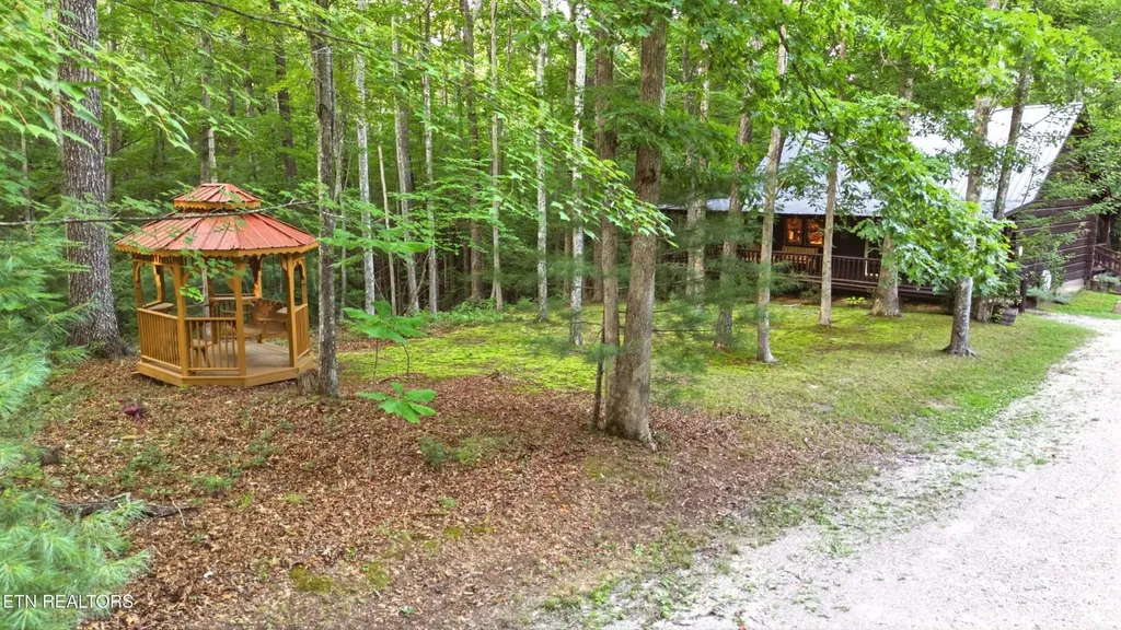 784 Wilderness Trail Oneida TN 37841