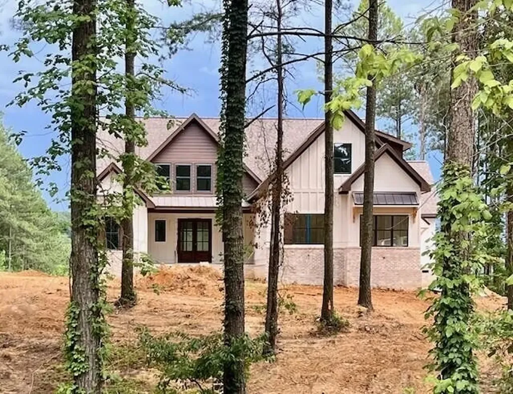4190 Split Rail Way Guild TN 37340