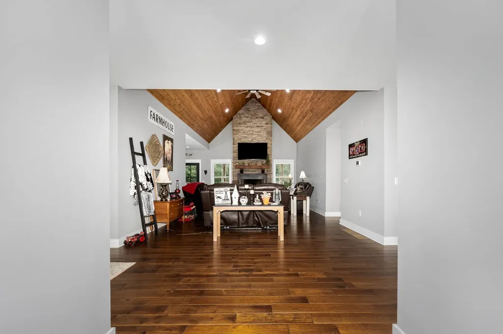 1851 Warner Bridge Road Shelbyville TN 37160