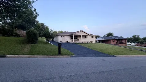 1025 N 3rd Street Pulaski TN 38478