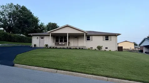 1025 N 3rd Street Pulaski TN 38478