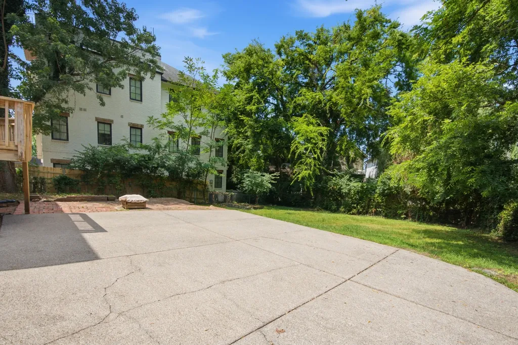 517 Chesterfield Avenue Nashville TN 37212