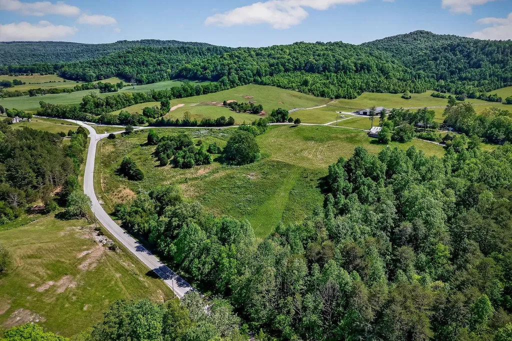 305 Caney Bend Road Doyle TN 38559