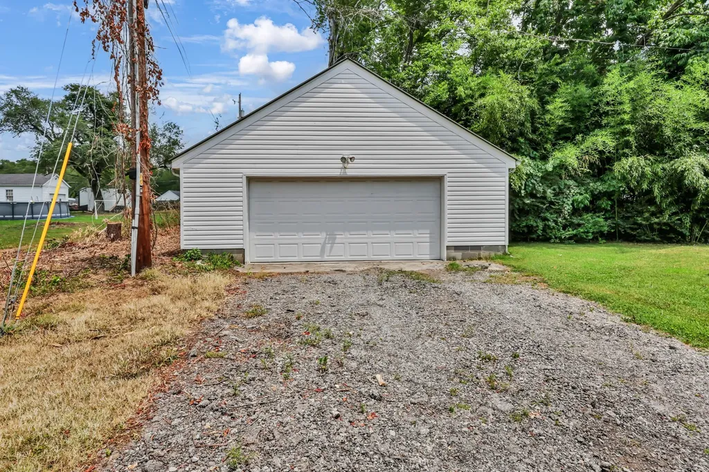 217 E Meadow Circle Clarksville TN 37043