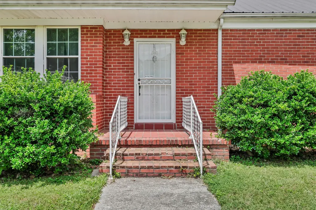 217 E Meadow Circle Clarksville TN 37043