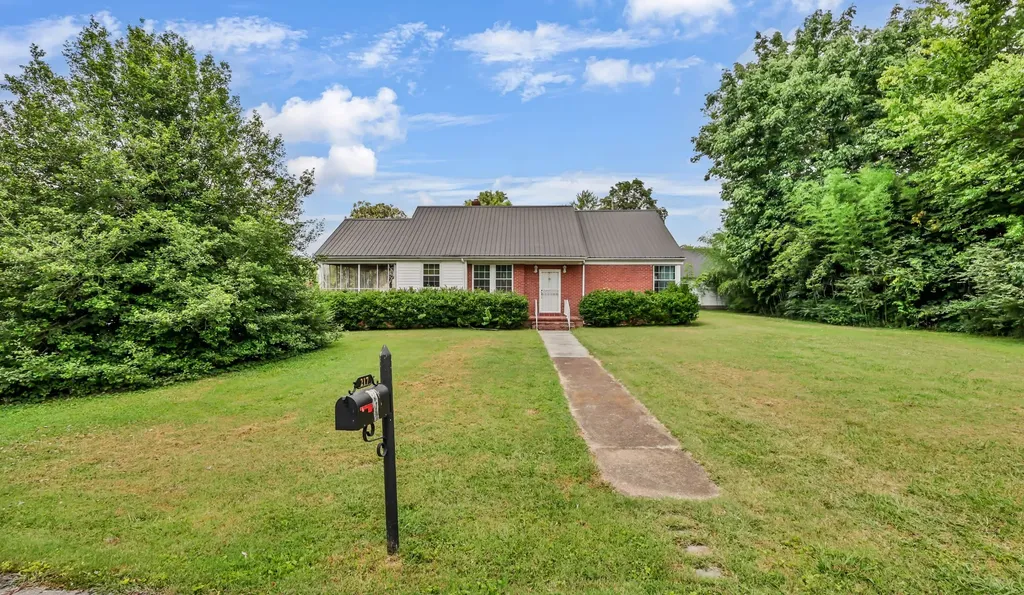 217 E Meadow Circle Clarksville TN 37043