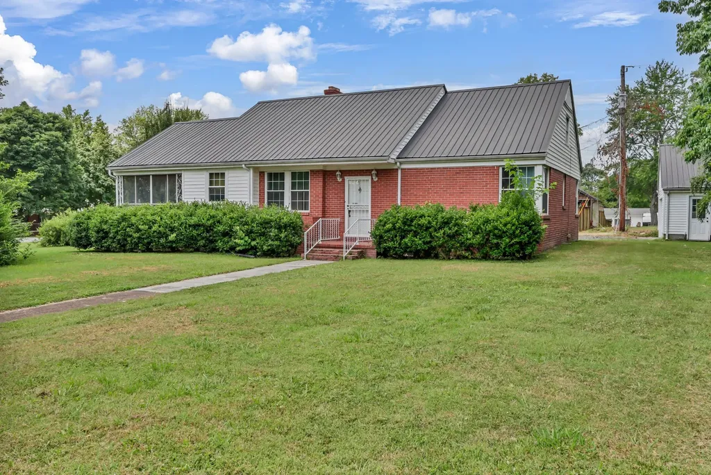 217 E Meadow Circle Clarksville TN 37043