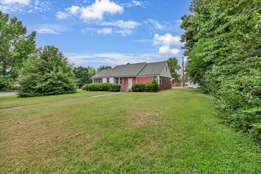 217 E Meadow Circle Clarksville TN 37043