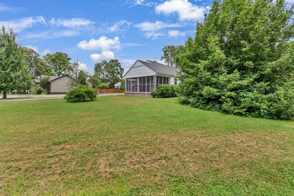 217 E Meadow Circle Clarksville TN 37043
