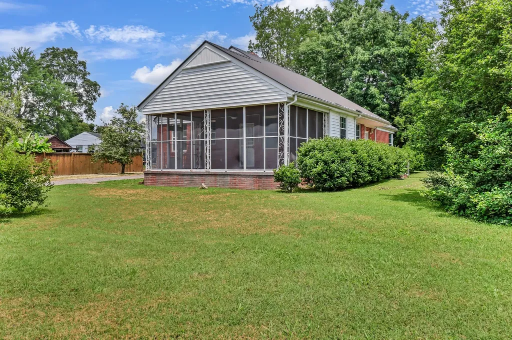 217 E Meadow Circle Clarksville TN 37043