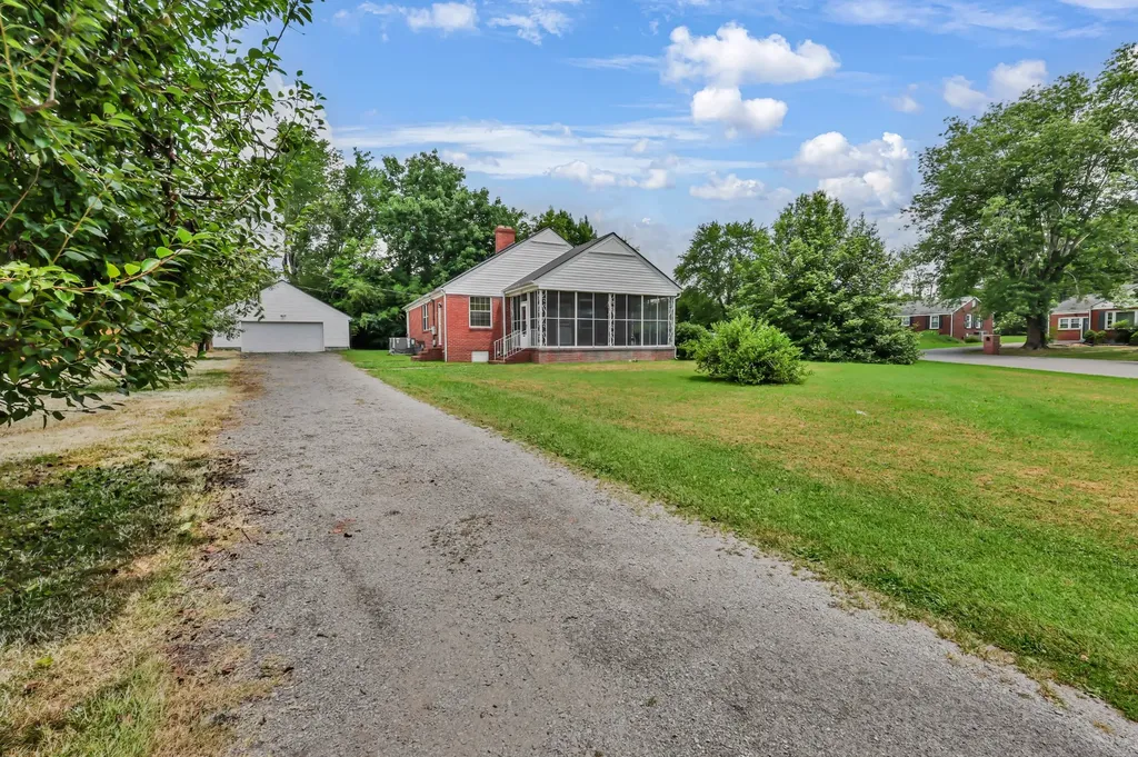 217 E Meadow Circle Clarksville TN 37043