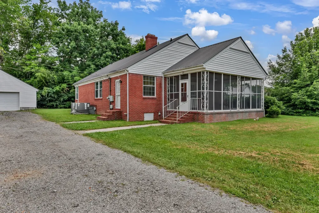 217 E Meadow Circle Clarksville TN 37043