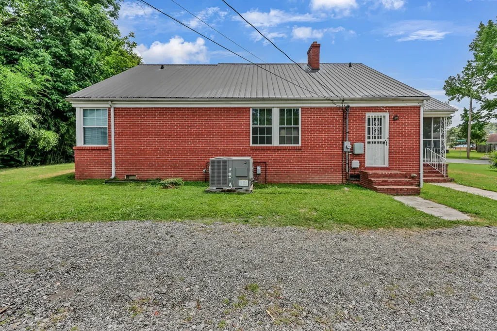 217 E Meadow Circle Clarksville TN 37043