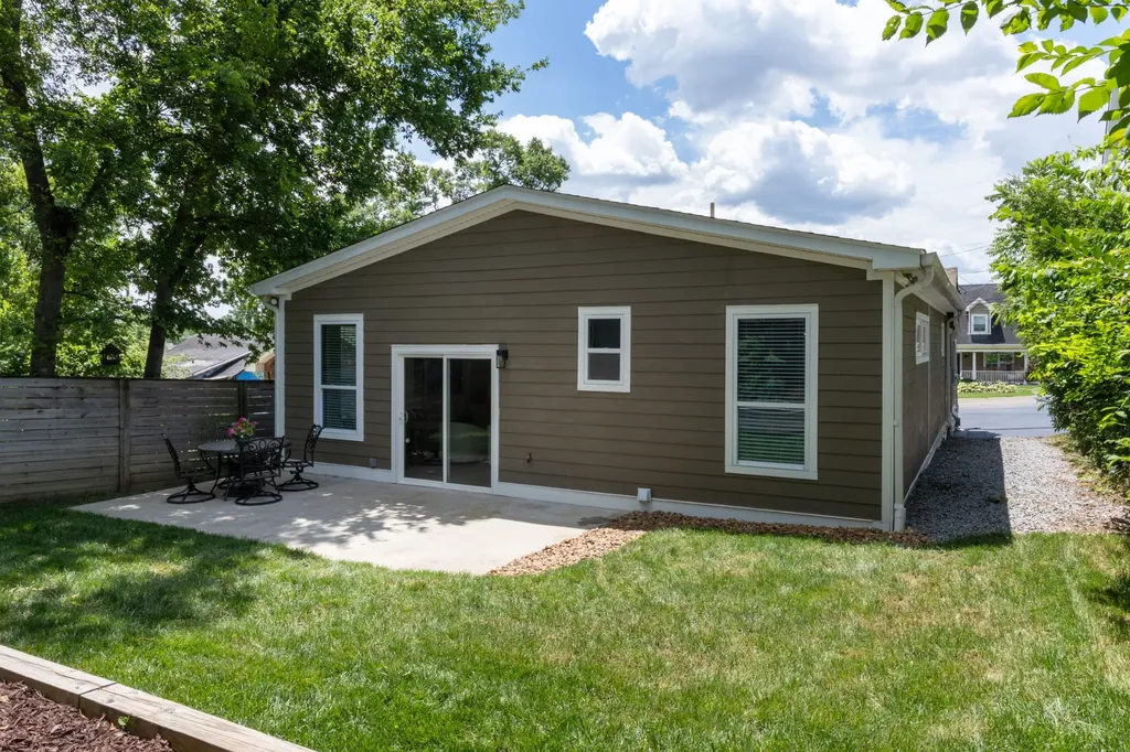 1003 Thomas Avenue Nashville TN 37216