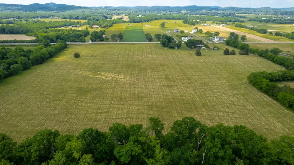 2393 Trousdale Ferry Pike Lebanon TN 37087