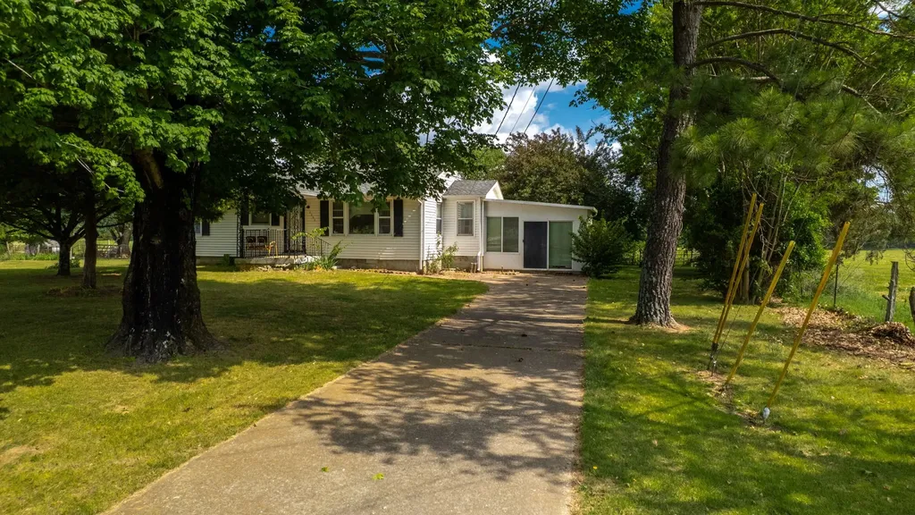 2393 Trousdale Ferry Pike Lebanon TN 37087