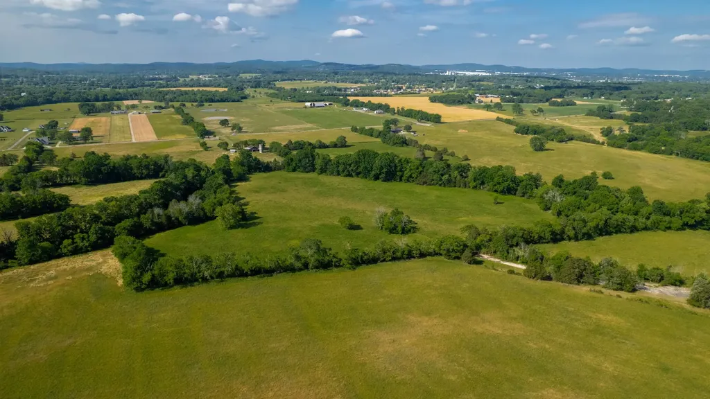 2393 Trousdale Ferry Pike Lebanon TN 37087