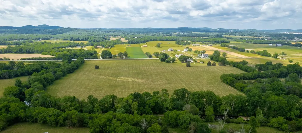 2393 Trousdale Ferry Pike Lebanon TN 37087