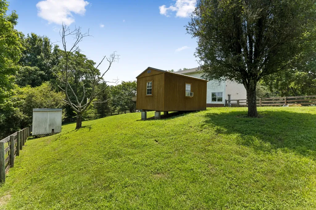 240 Crestview Drive Lewisburg TN 37091