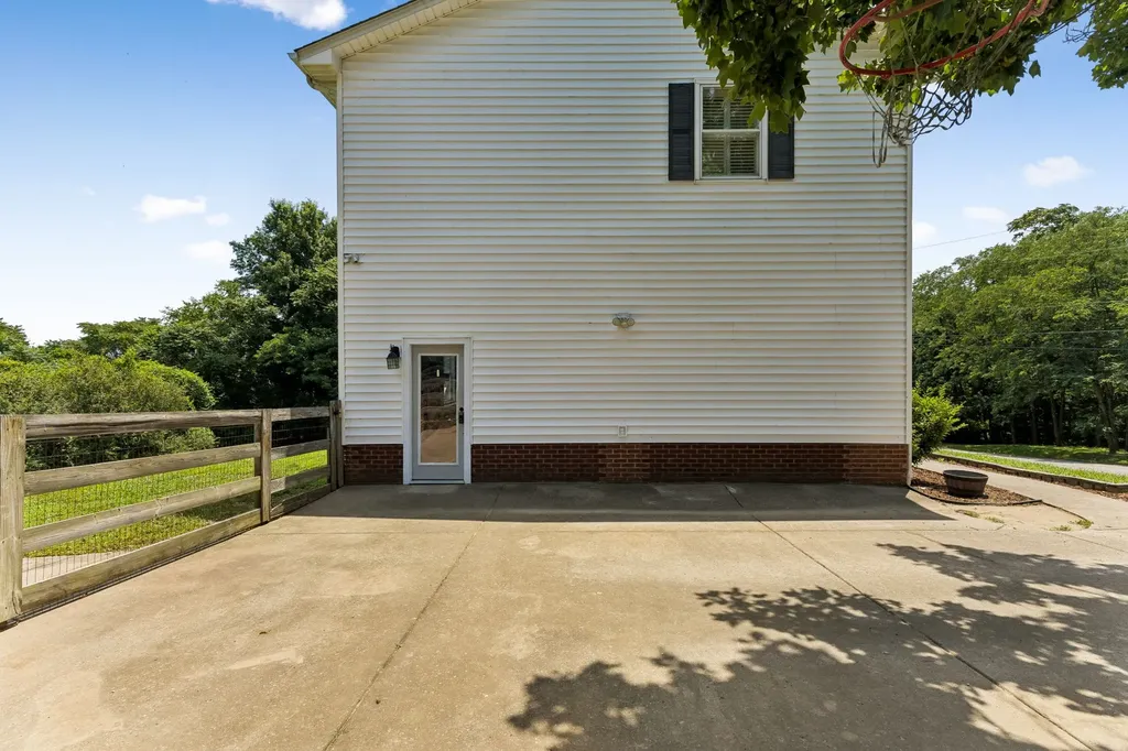 240 Crestview Drive Lewisburg TN 37091
