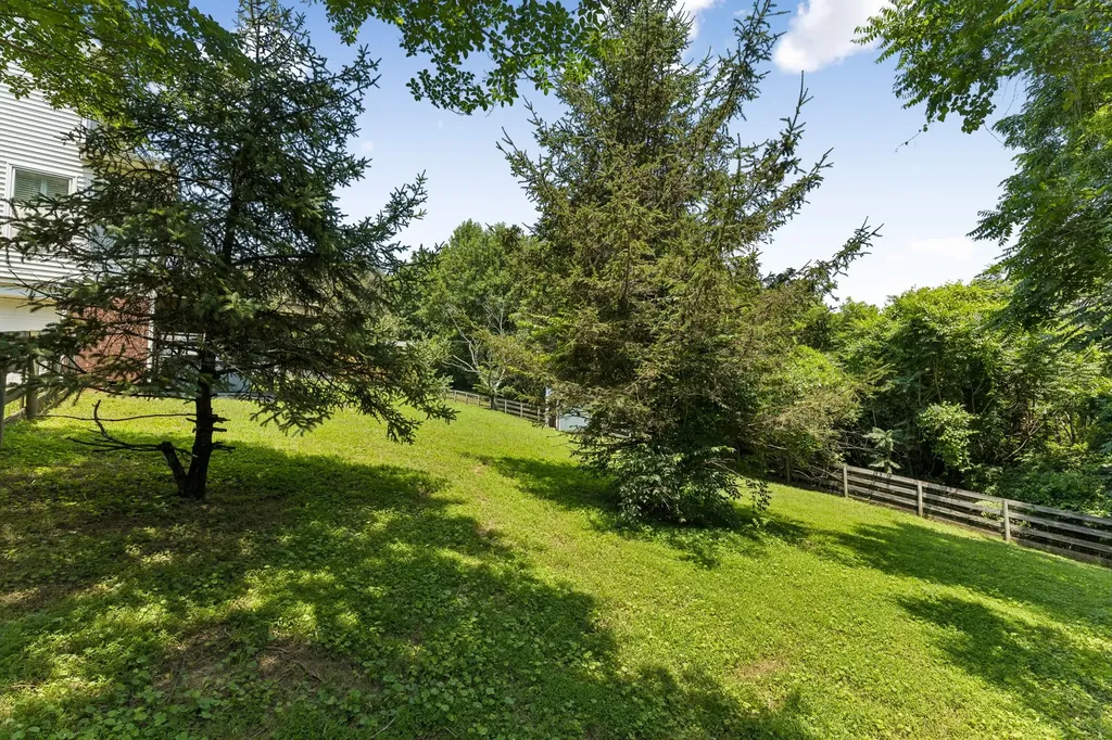 240 Crestview Drive Lewisburg TN 37091