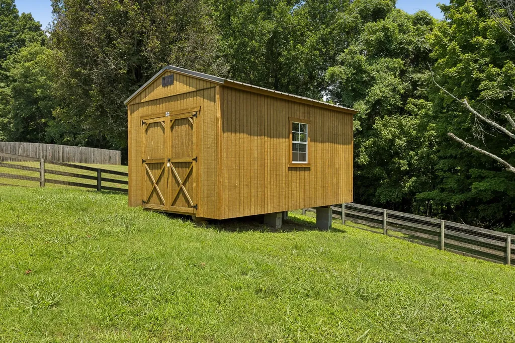 240 Crestview Drive Lewisburg TN 37091