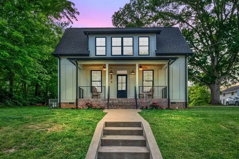 219 Mccreary Heights Dickson TN 37055
