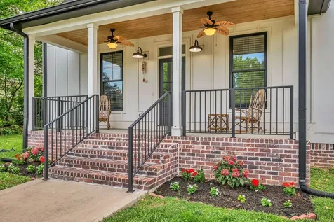 219 Mccreary Heights Dickson TN 37055