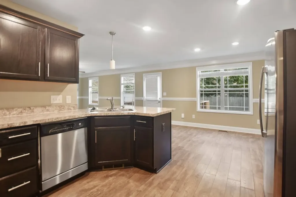 512 Sourwood Drive Clarksville TN 37042