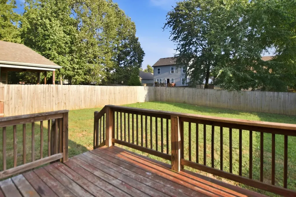 512 Sourwood Drive Clarksville TN 37042
