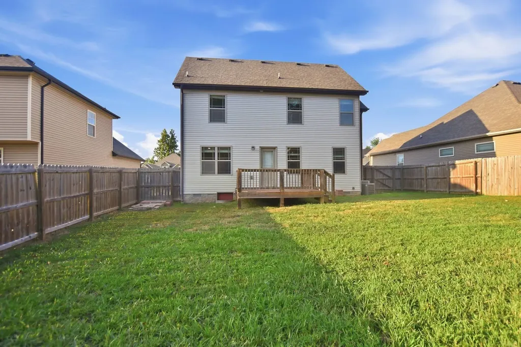 512 Sourwood Drive Clarksville TN 37042
