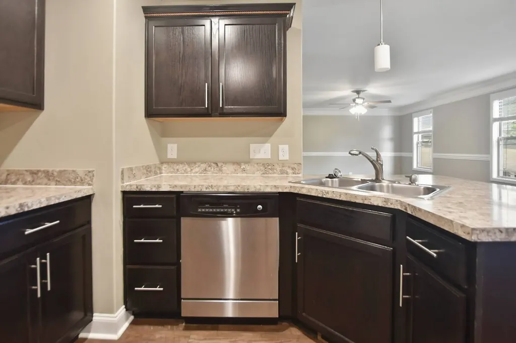 512 Sourwood Drive Clarksville TN 37042