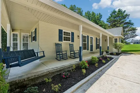 1682 Ridgeview Run Lynchburg TN 37352