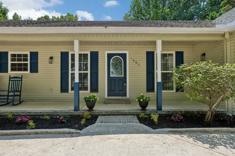 1682 Ridgeview Run Lynchburg TN 37352