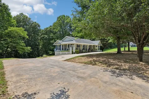 1682 Ridgeview Run Lynchburg TN 37352
