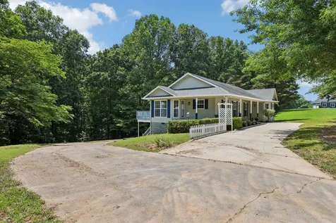 1682 Ridgeview Run Lynchburg TN 37352