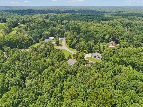 1682 Ridgeview Run Lynchburg TN 37352
