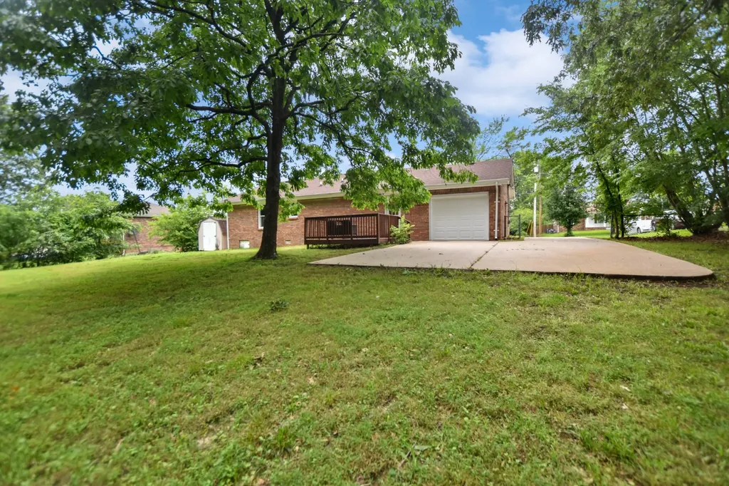 220 Marshall Drive Clarksville TN 37042