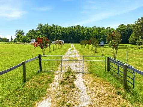 1080 Fannie Nicholson Road Chapmansboro TN 37035