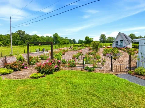 1080 Fannie Nicholson Road Chapmansboro TN 37035