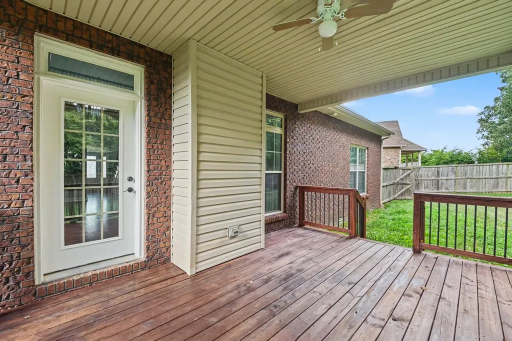 544 Larkspur Drive Clarksville TN 37043