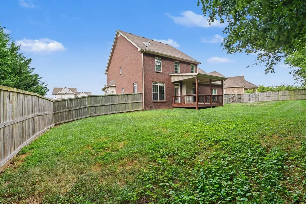 544 Larkspur Drive Clarksville TN 37043